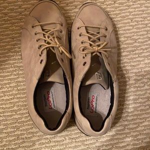 Women’s golf shoes - size 7.5